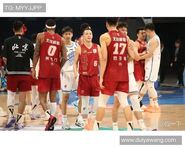 2014年CBA季后赛北京队与新疆队激战回顾及精彩瞬间分析