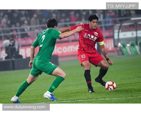 上港与国安点球争议引发热议球迷与专家各执己见分析对决焦点