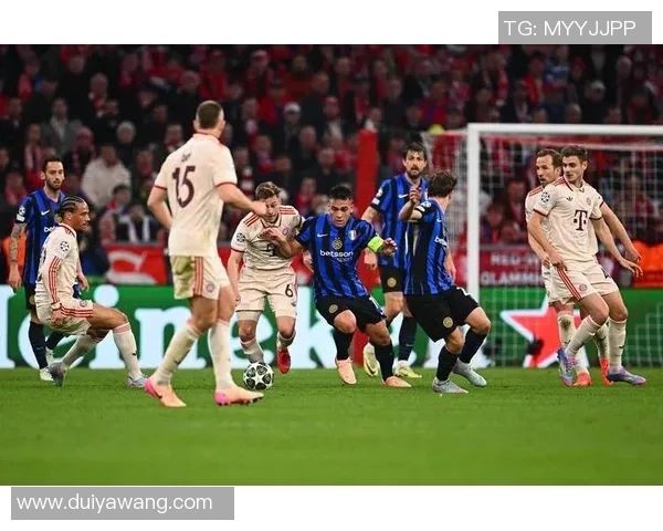 利物浦与巴萨激战回顾球迷热议经典对决与战术较量